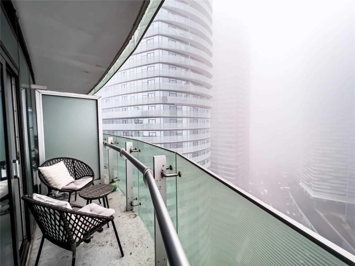 Luxury Condo In The Heart Of Toronto - Next To Scotiabank Arena Екстер'єр фото