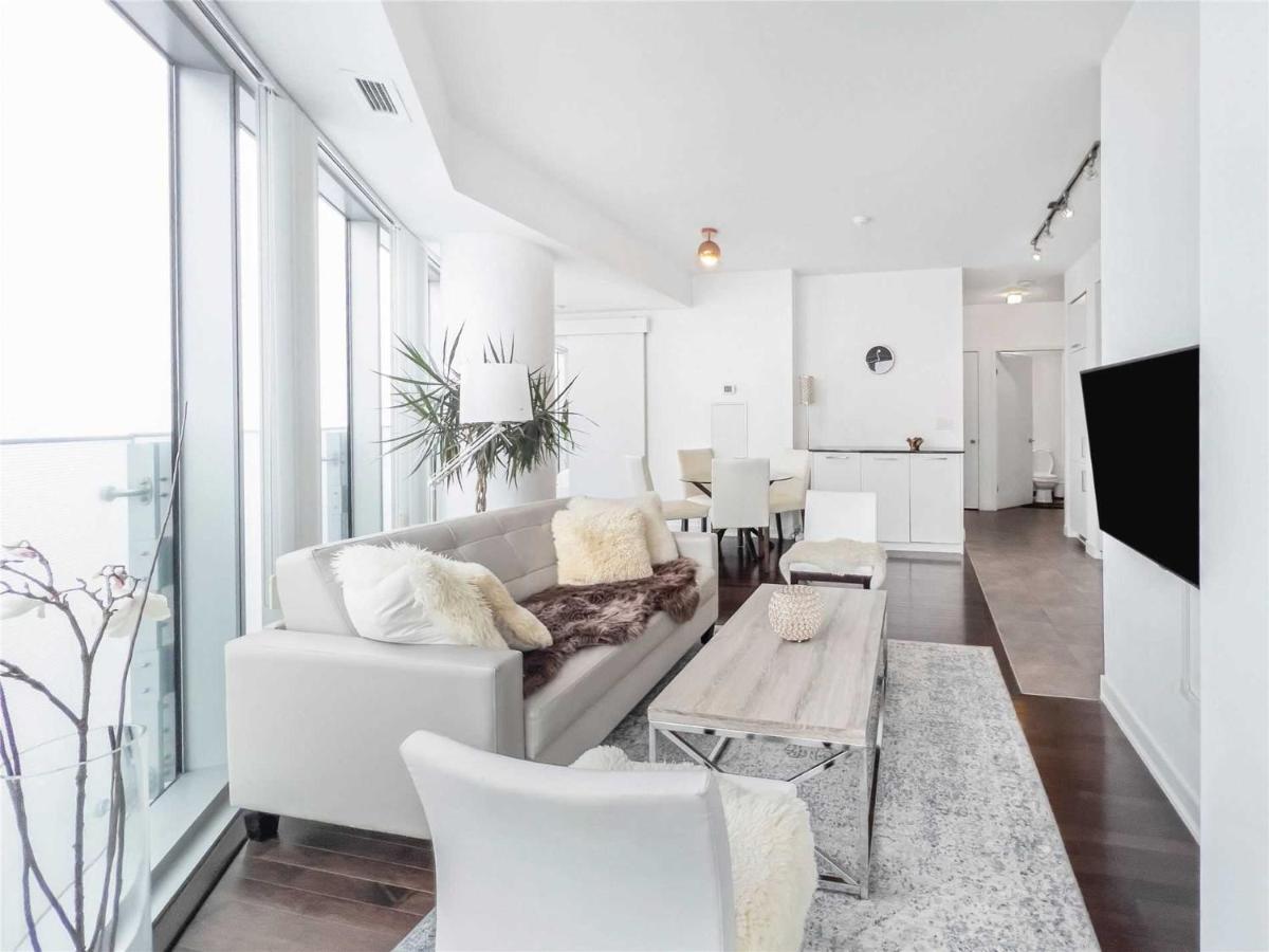 Luxury Condo In The Heart Of Toronto - Next To Scotiabank Arena Екстер'єр фото