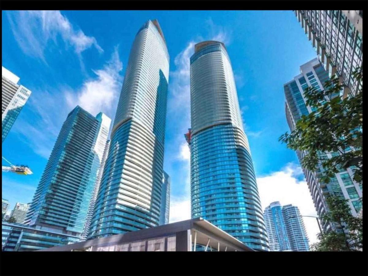 Luxury Condo In The Heart Of Toronto - Next To Scotiabank Arena Екстер'єр фото
