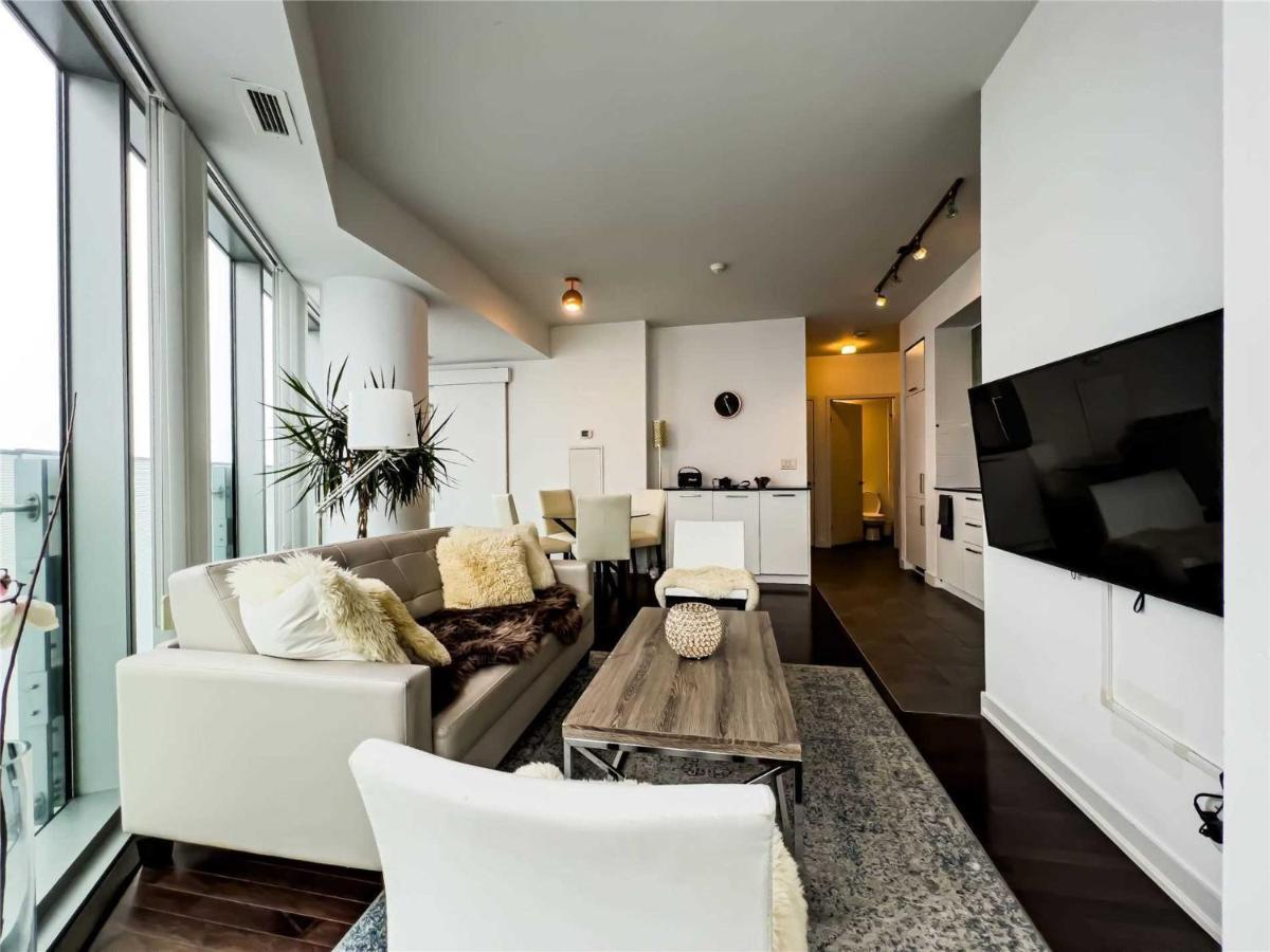 Luxury Condo In The Heart Of Toronto - Next To Scotiabank Arena Екстер'єр фото