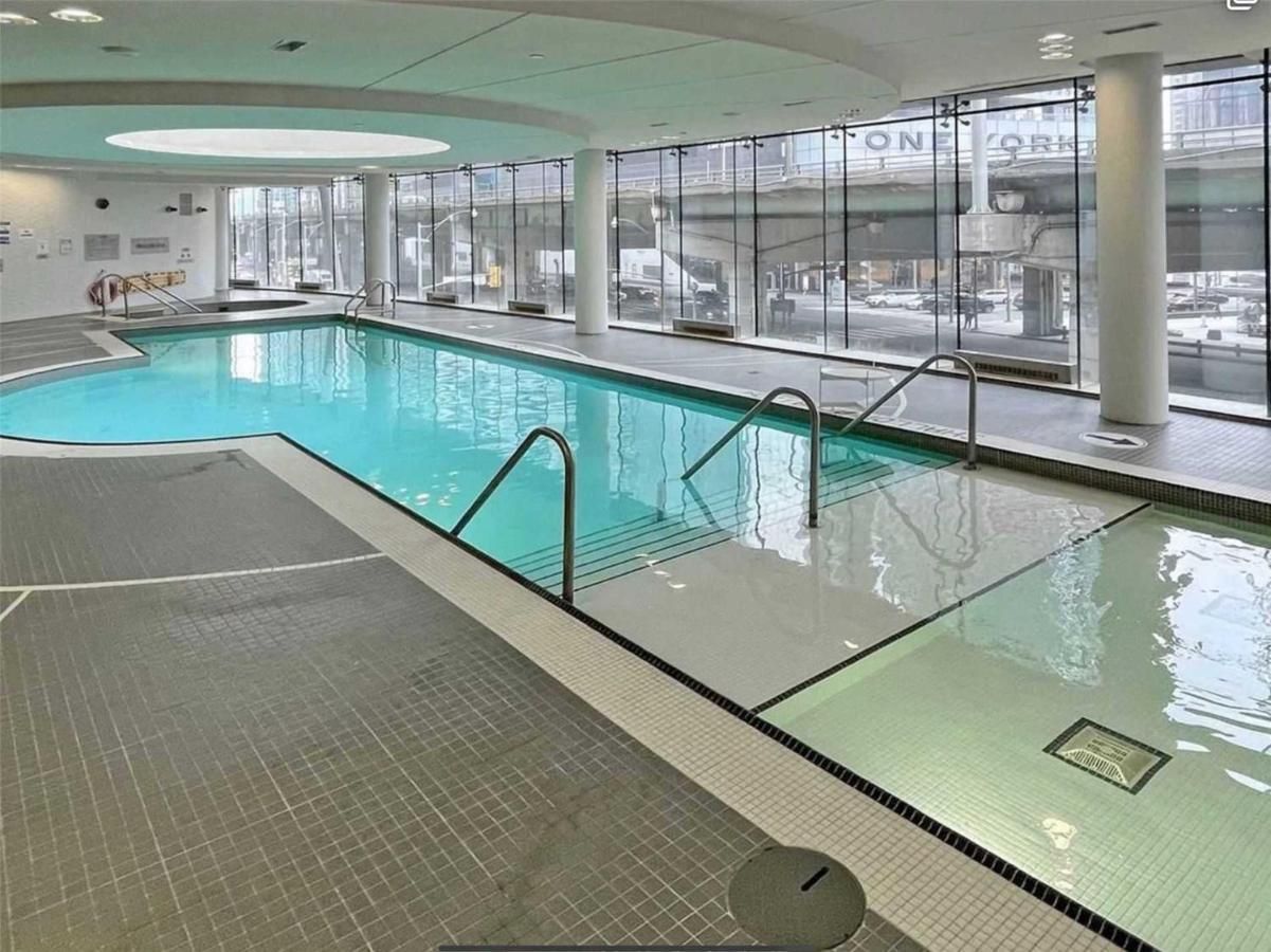 Luxury Condo In The Heart Of Toronto - Next To Scotiabank Arena Екстер'єр фото